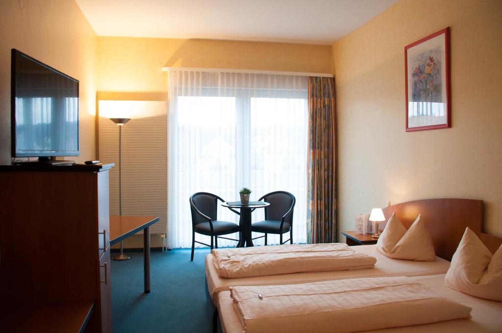 Hotel Stadt Puettlingen Exterior photo